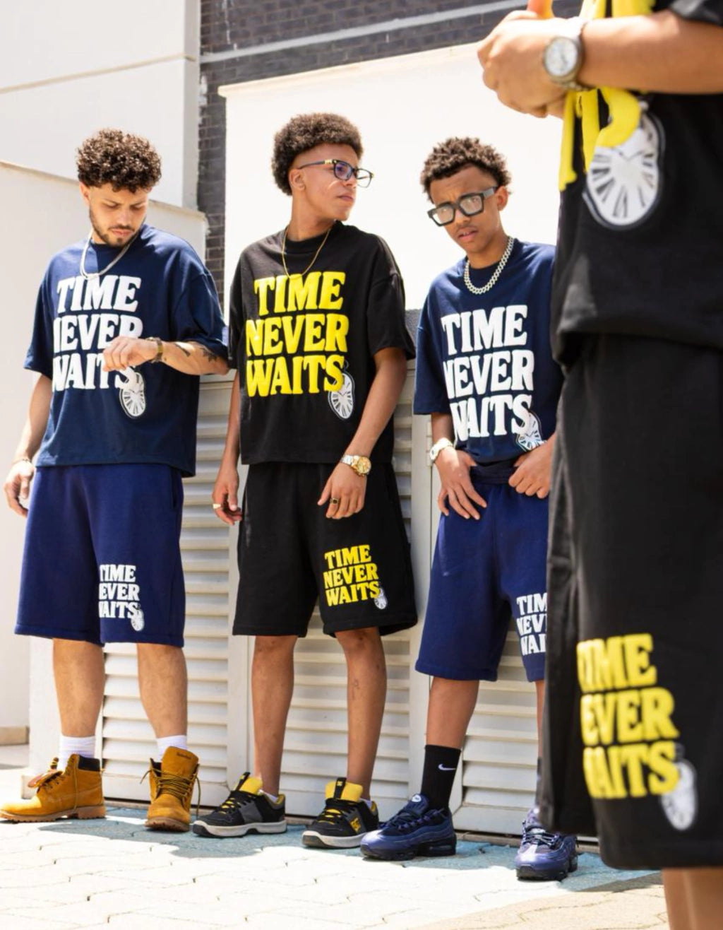 Camiseta Boxy "Time" Azul Marinho