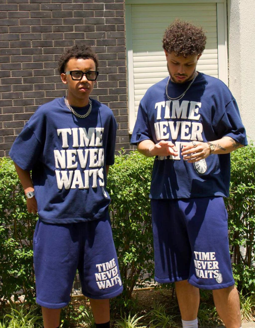 Camiseta Boxy "Time" Azul Marinho